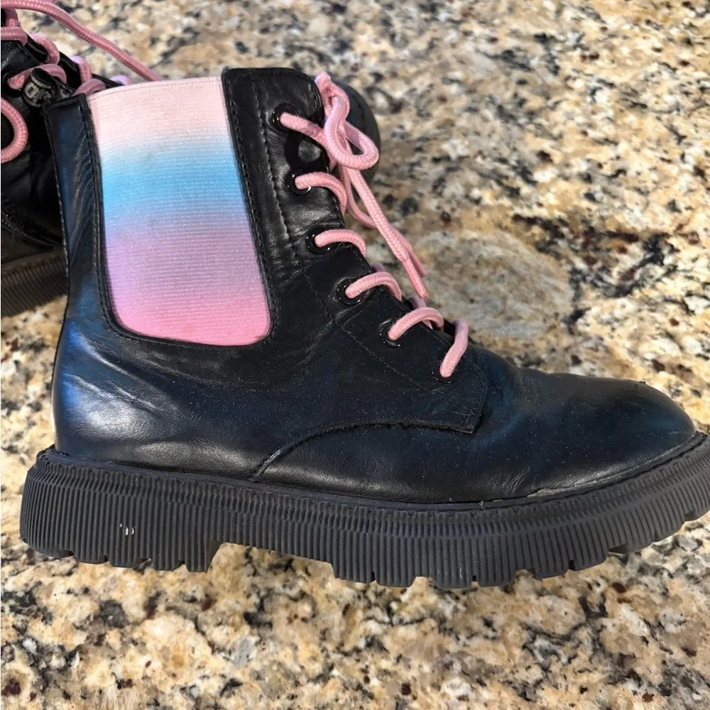 ▪️DKNY Combat Boots